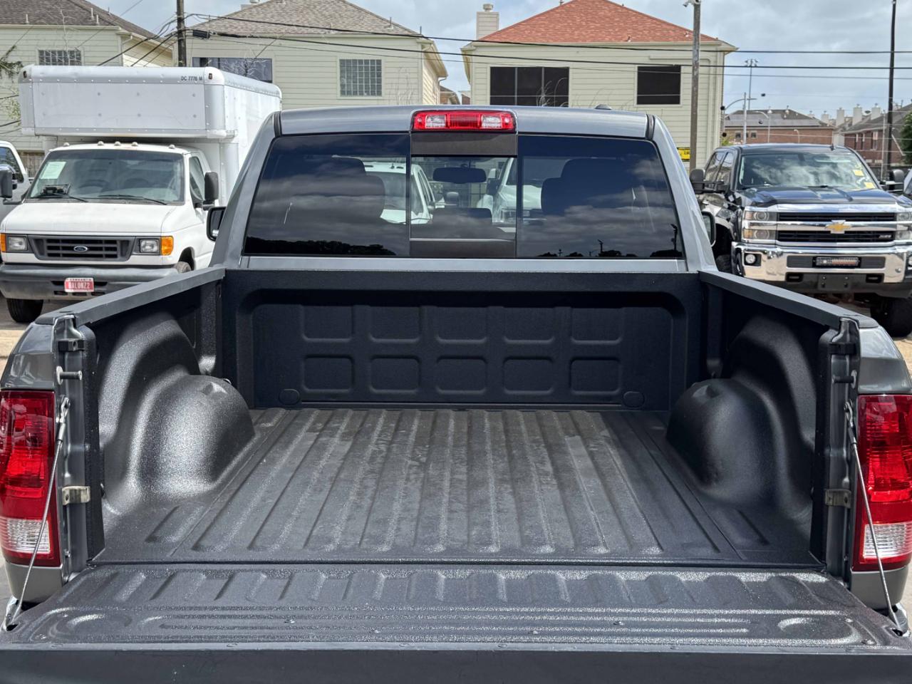 RAM 1500 ST Quad Cab 2WD 2011