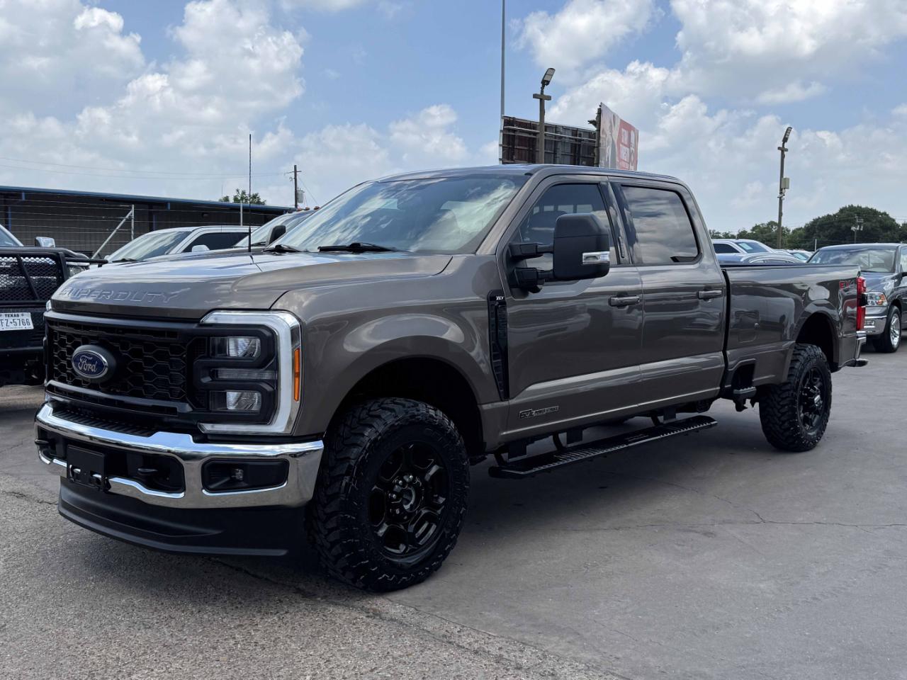 Ford Super Duty F-350 SRW  2023