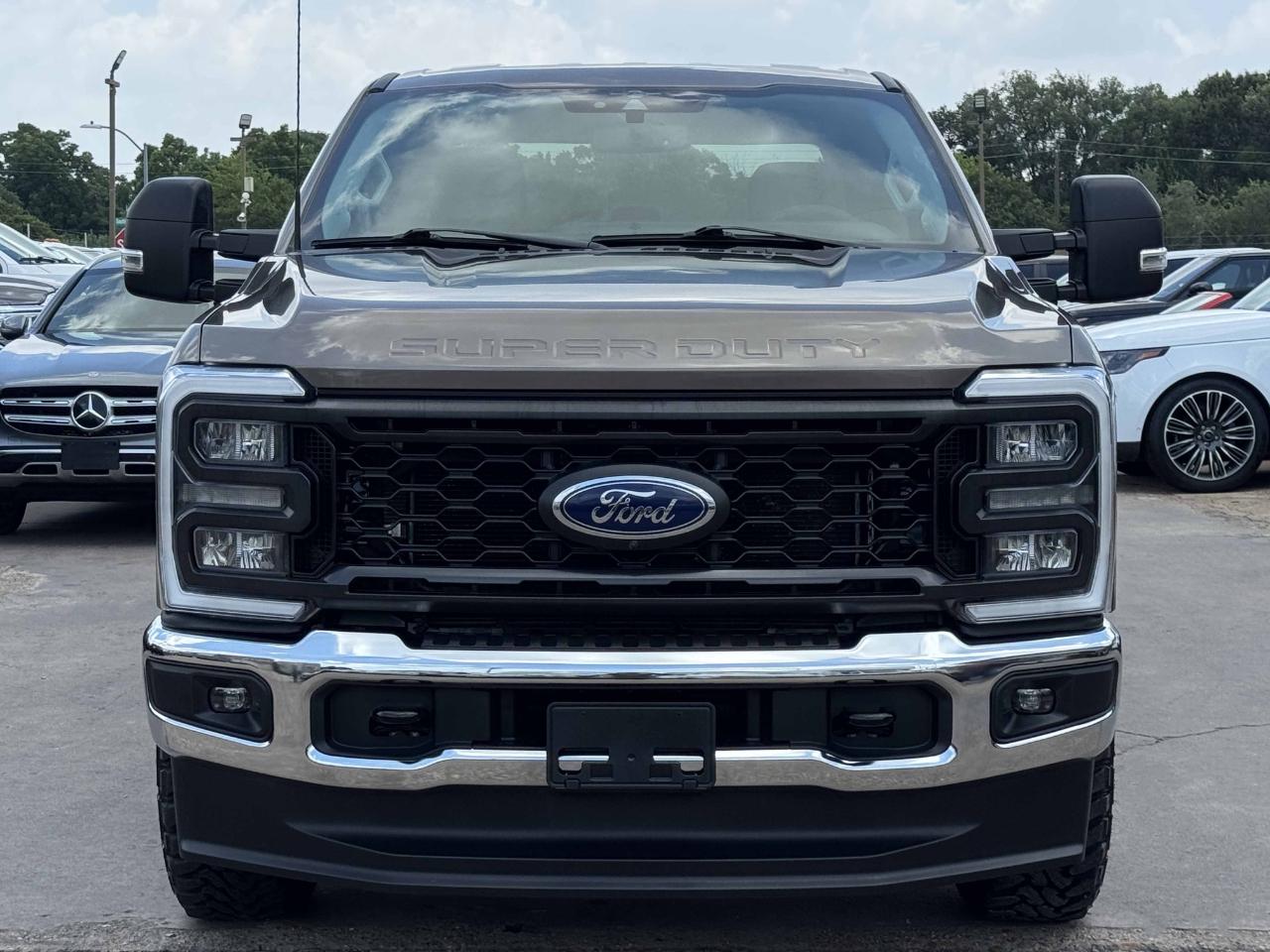 Ford Super Duty F-350 SRW  2023
