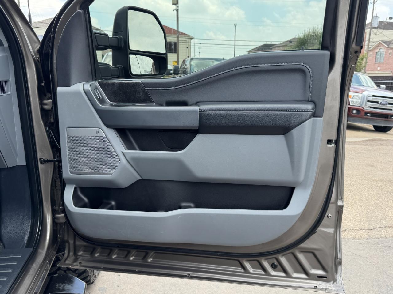 Ford Super Duty F-350 SRW  2023