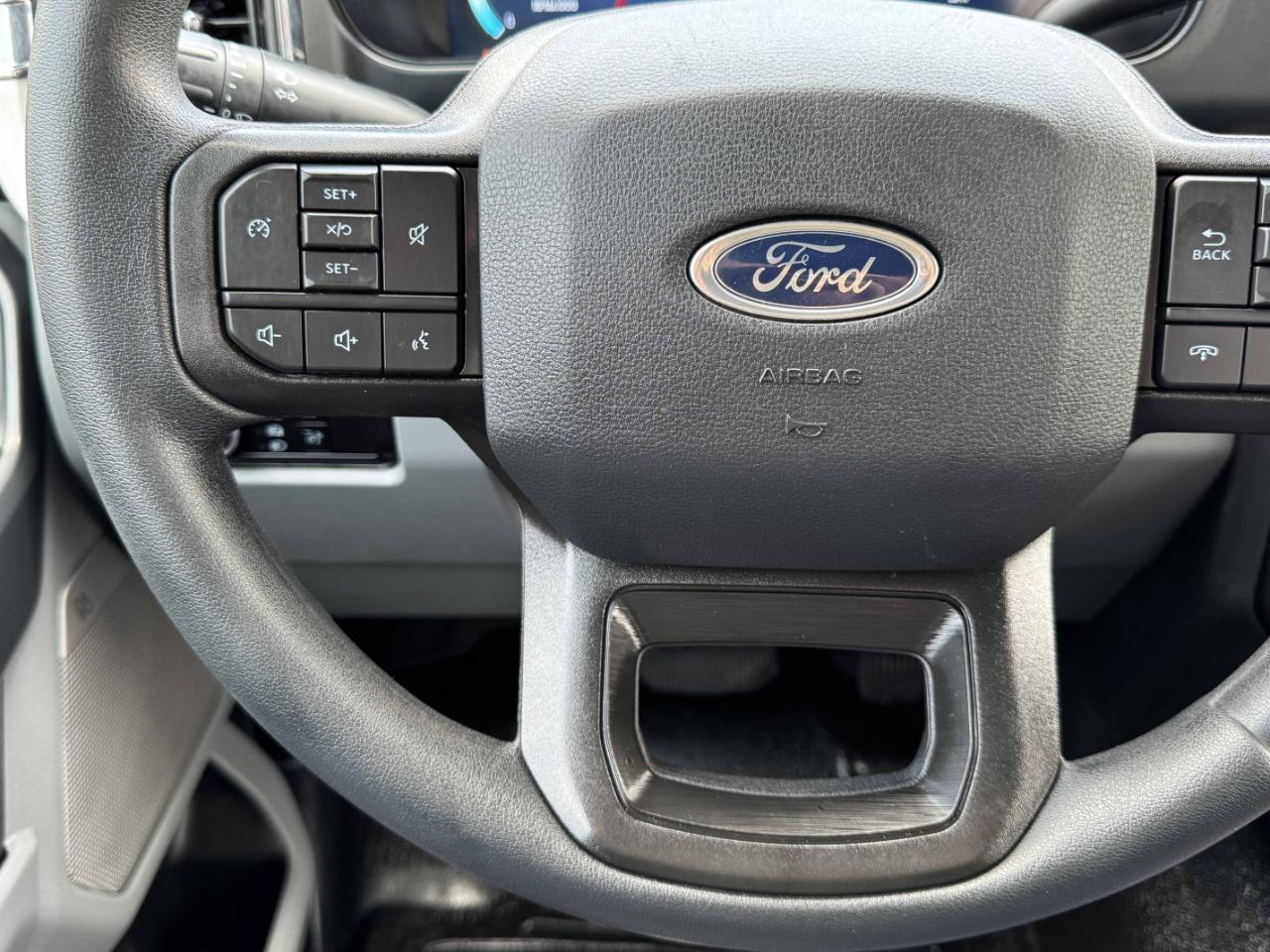 Ford Super Duty F-350 SRW  2023
