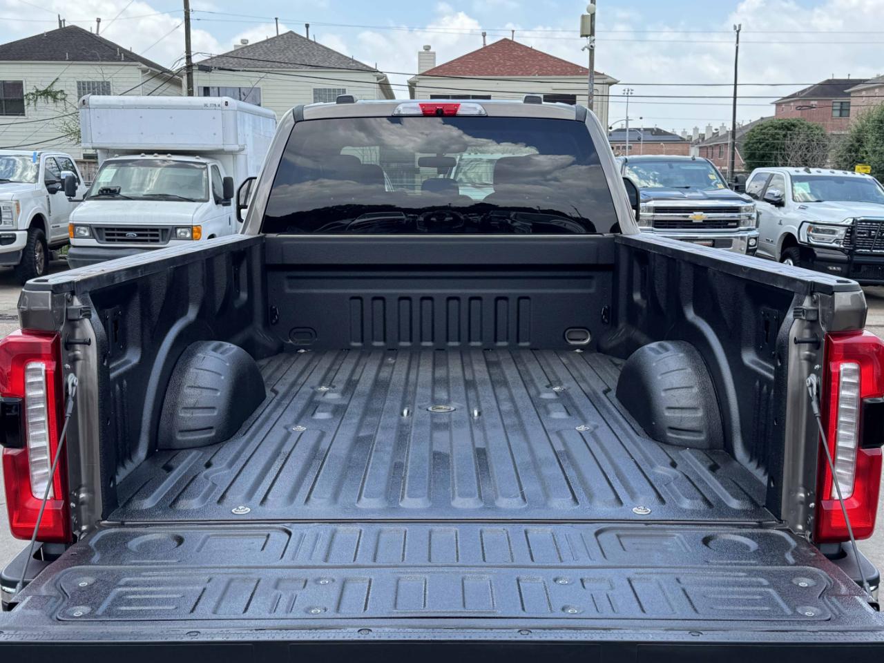 Ford Super Duty F-350 SRW  2023