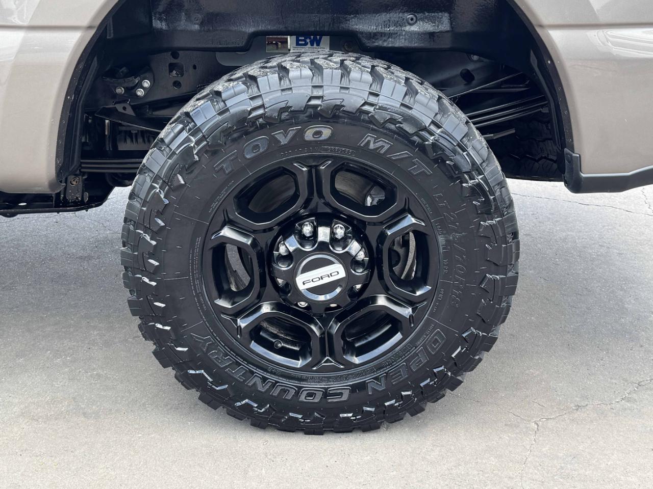 Ford Super Duty F-350 SRW  2023