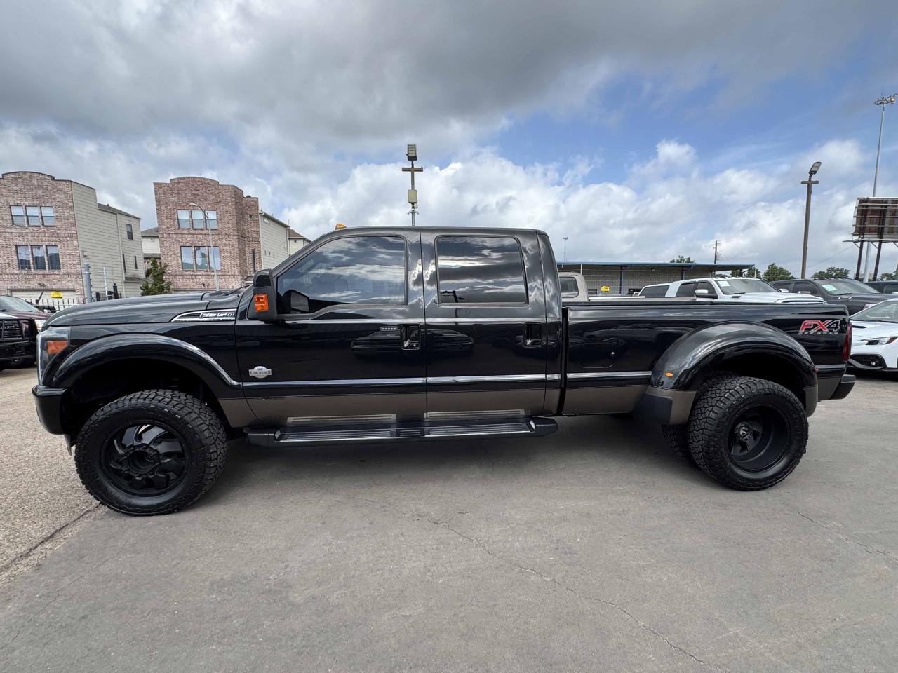 Ford Super Duty F-350 DRW  2015