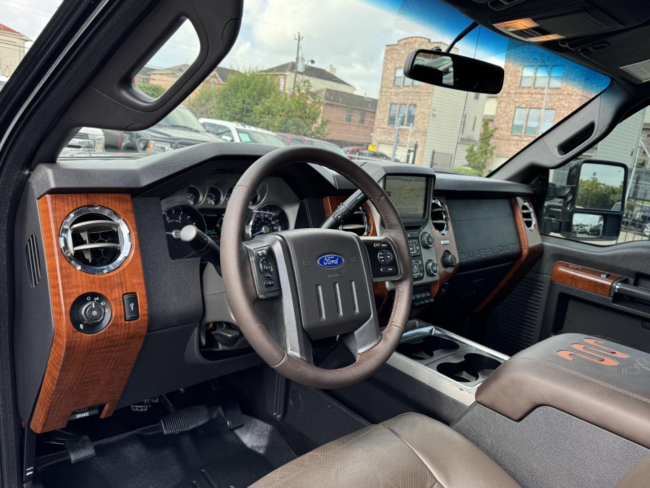 Ford Super Duty F-350 DRW  2015