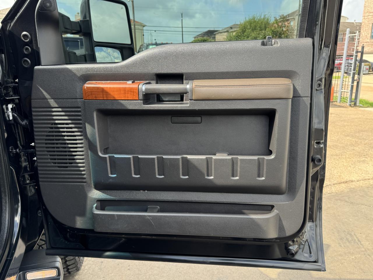 Ford Super Duty F-350 DRW  2015