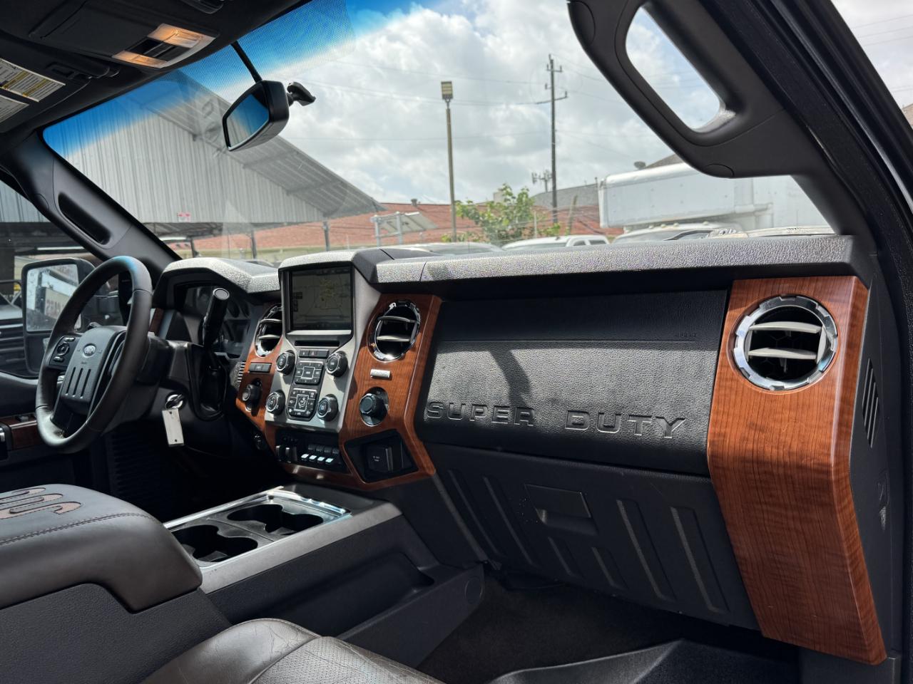Ford Super Duty F-350 DRW  2015