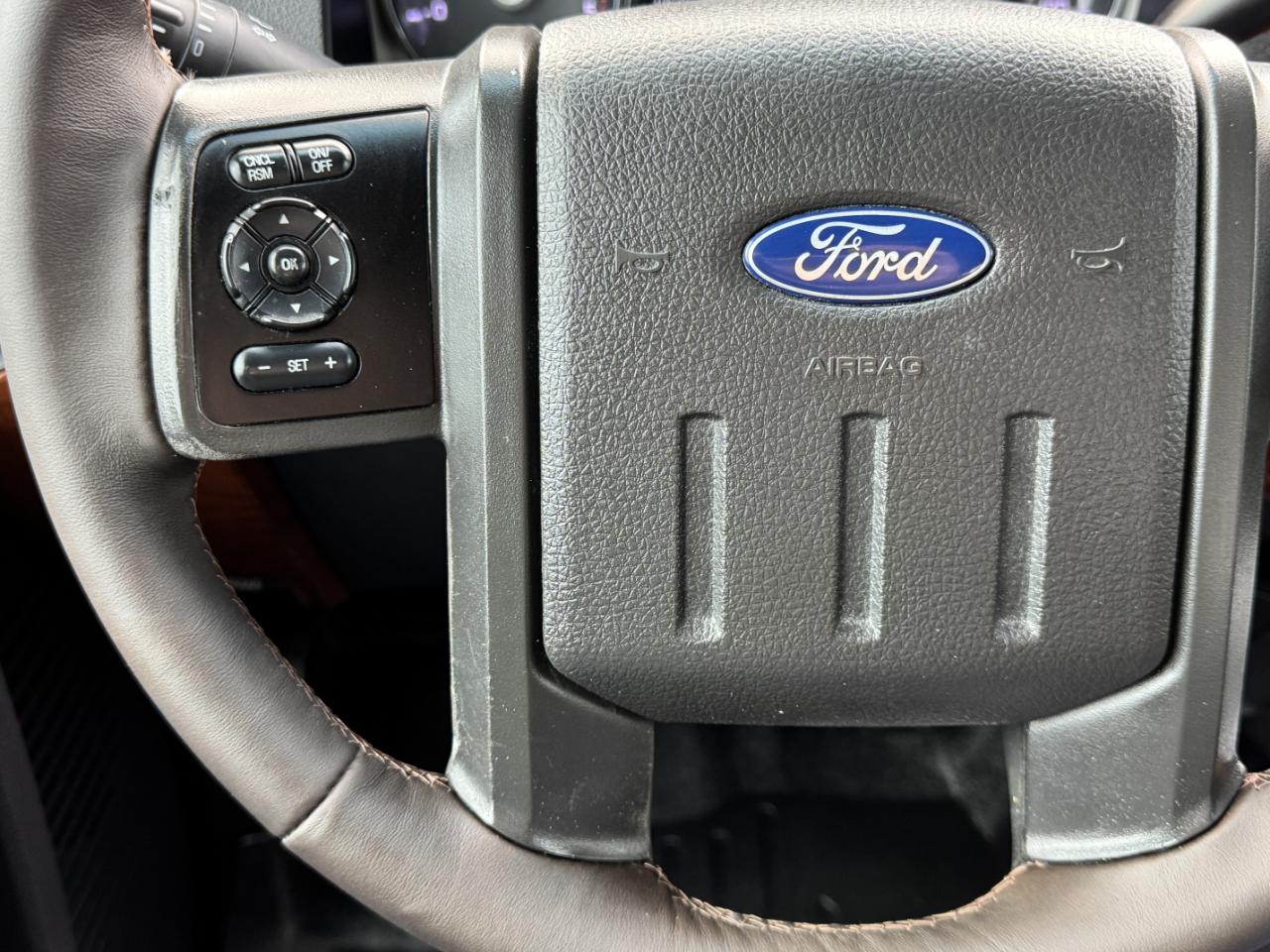 Ford Super Duty F-350 DRW  2015