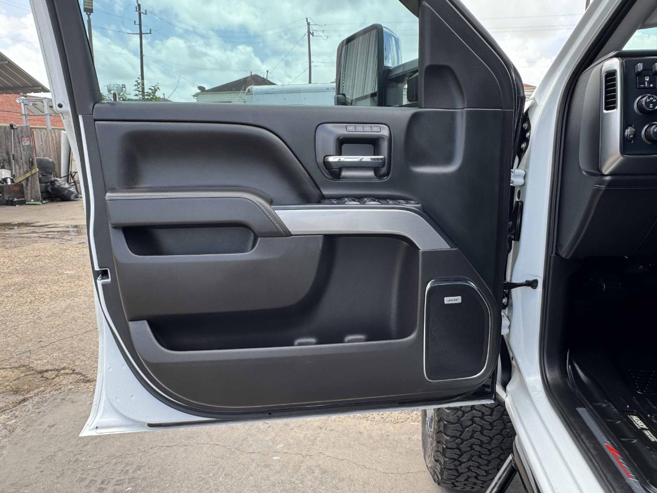 Chevrolet Silverado 2500HD LTZ Crew Cab 4WD 2016