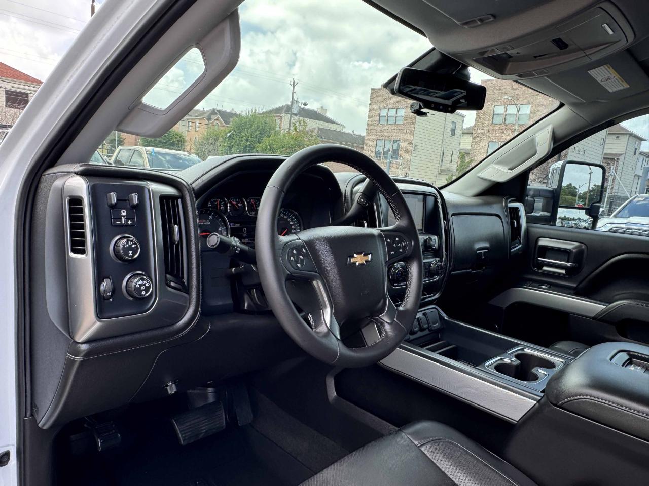 Chevrolet Silverado 2500HD LTZ Crew Cab 4WD 2016
