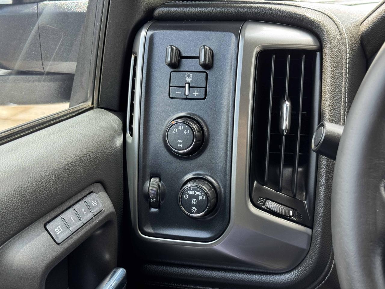 Chevrolet Silverado 2500HD LTZ Crew Cab 4WD 2016