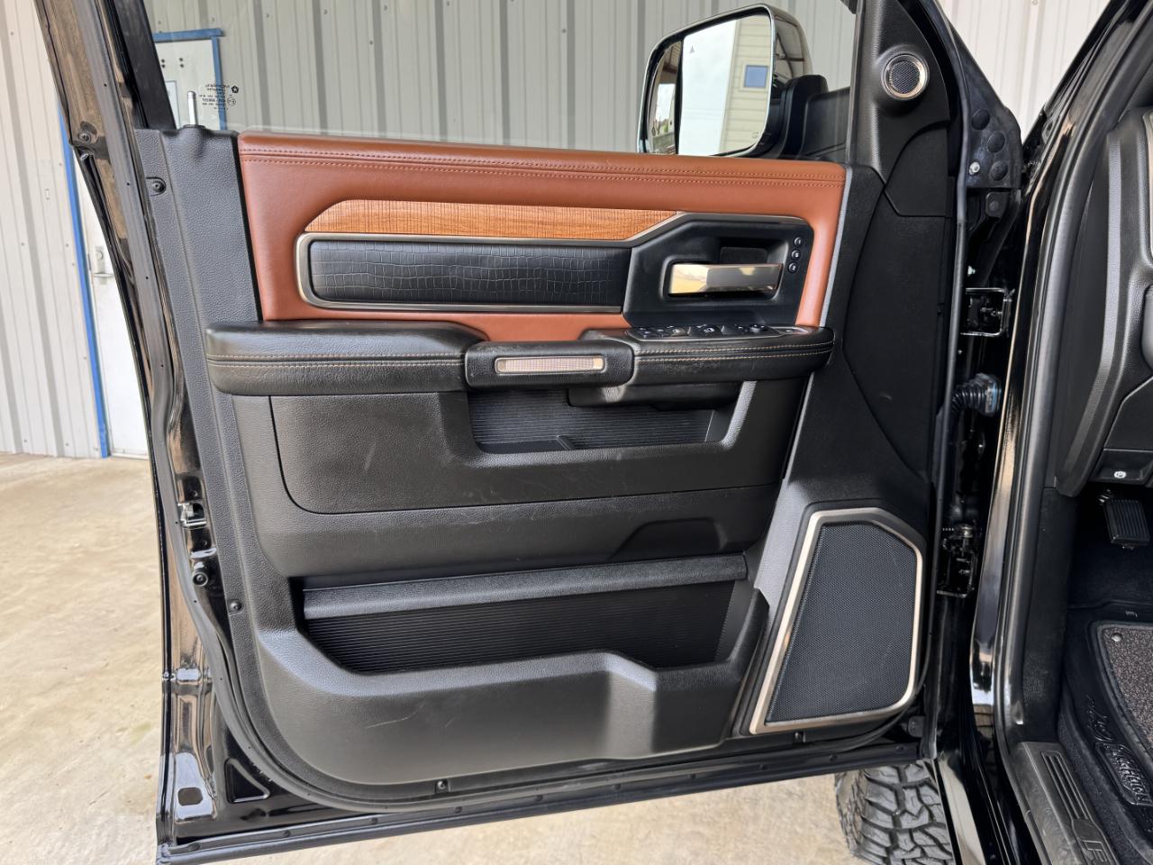 RAM 2500 Laramie Longhorn Crew Cab 4WD 2019