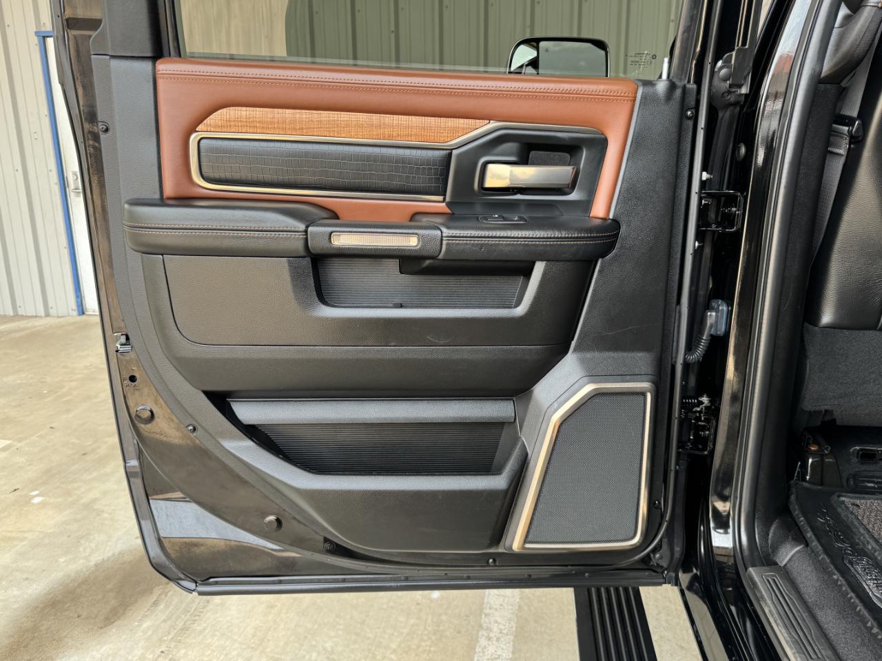 RAM 2500 Laramie Longhorn Crew Cab 4WD 2019
