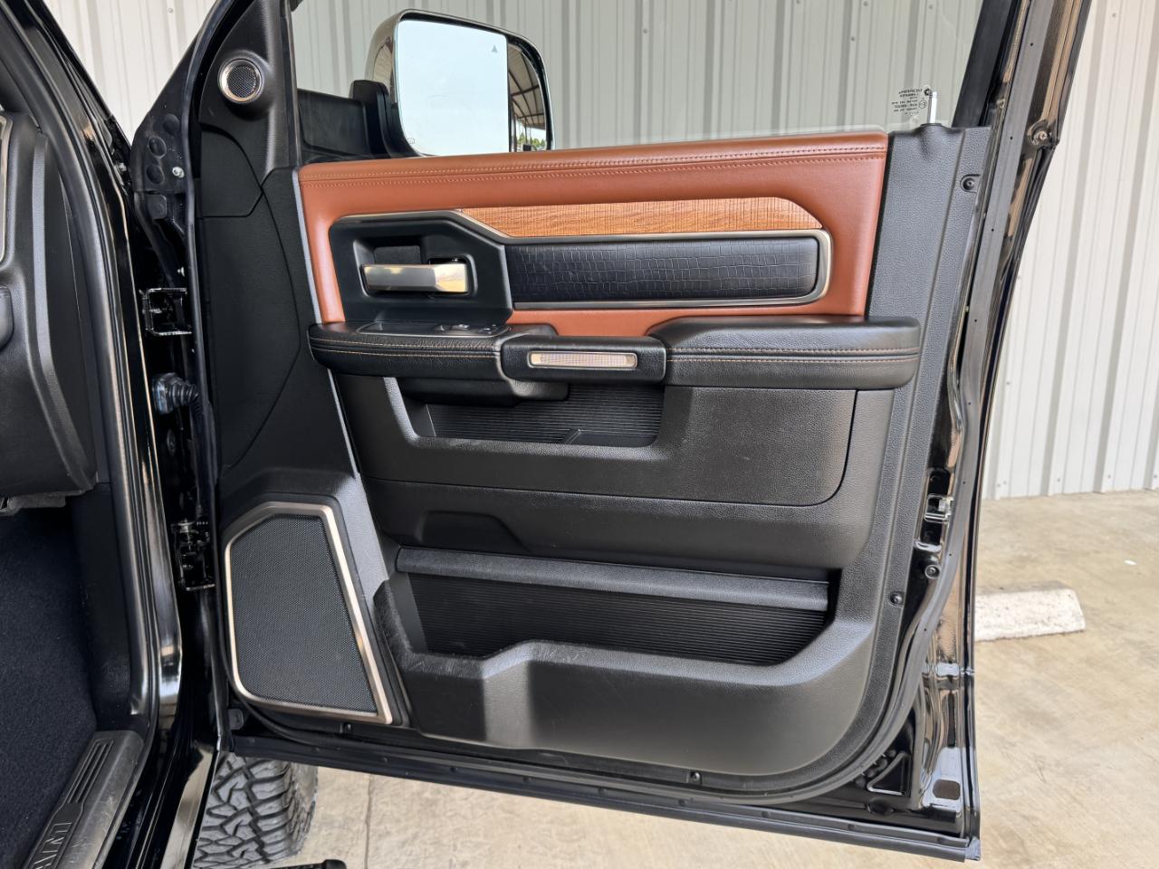 RAM 2500 Laramie Longhorn Crew Cab 4WD 2019