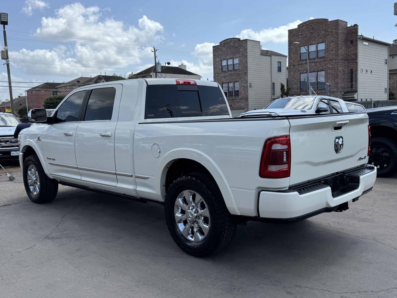 RAM 2500 Limited Mega Cab 4WD 2022