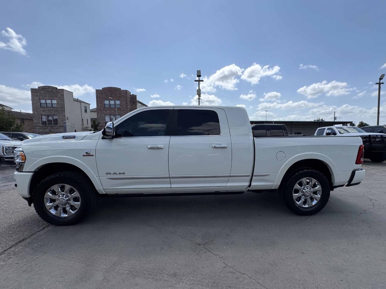 RAM 2500 Limited Mega Cab 4WD 2022