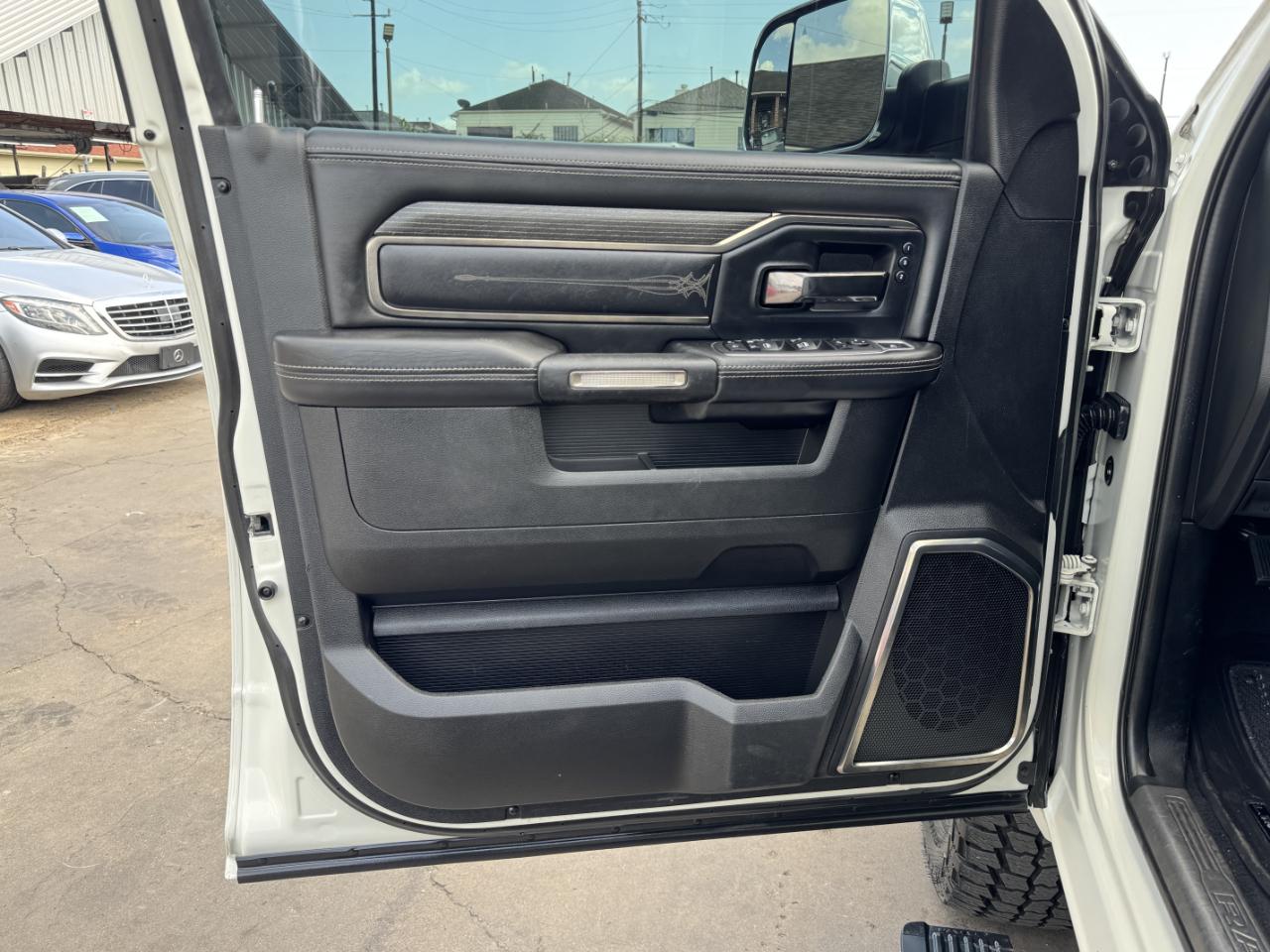 RAM 2500 Limited Mega Cab 4WD 2022