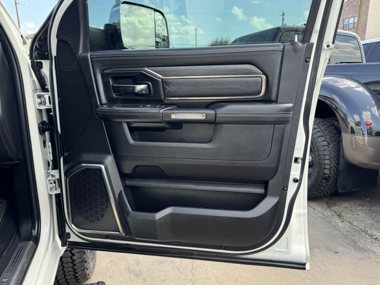 RAM 2500 Limited Mega Cab 4WD 2022