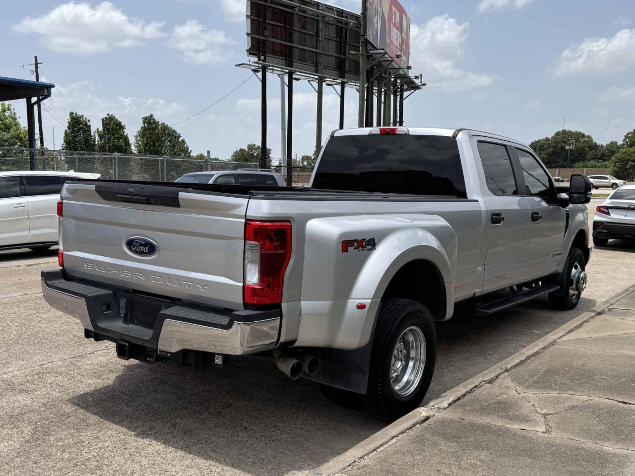 Ford Super Duty F-350 DRW  2019