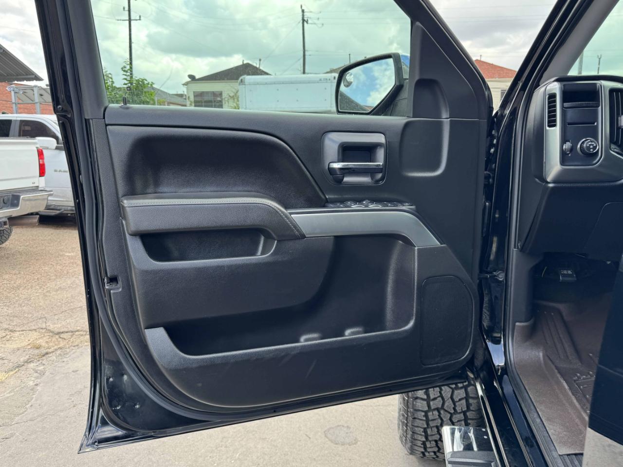 Chevrolet Silverado 1500 LT Crew Cab 2WD 2017