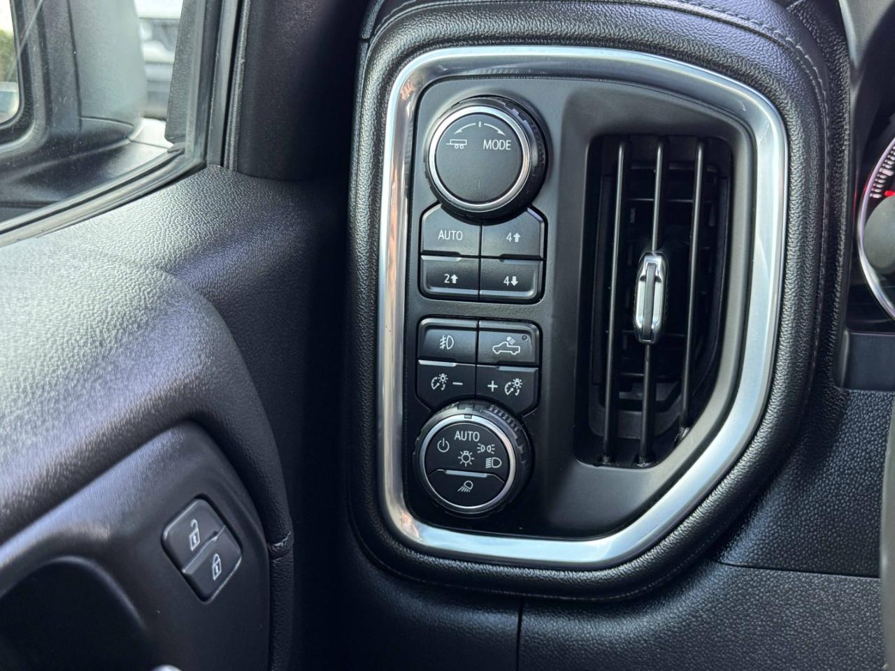 Chevrolet Silverado 1500 LT Trail Boss Crew Cab 4WD 2020