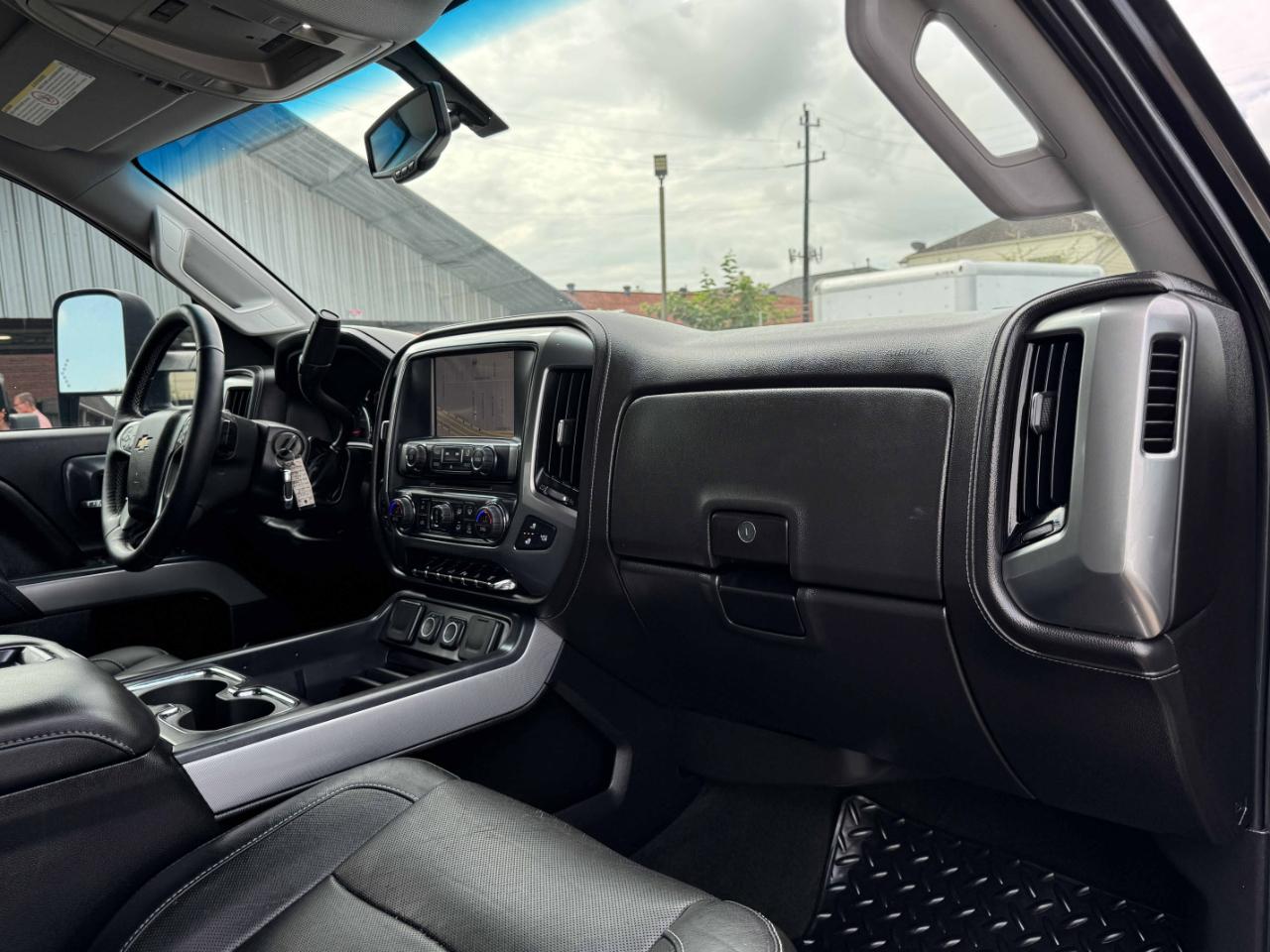 Chevrolet Silverado 2500HD LTZ Crew Cab 4WD 2015