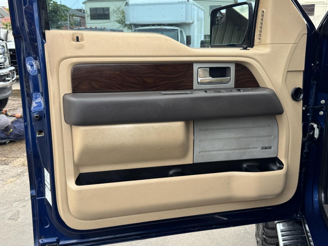 Ford F-150 Lariat SuperCrew 4WD 2012