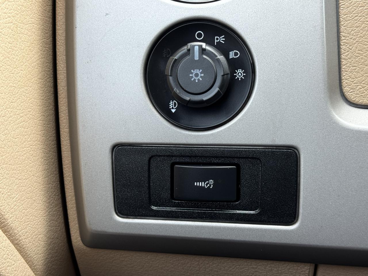 Ford F-150 Lariat SuperCrew 4WD 2012
