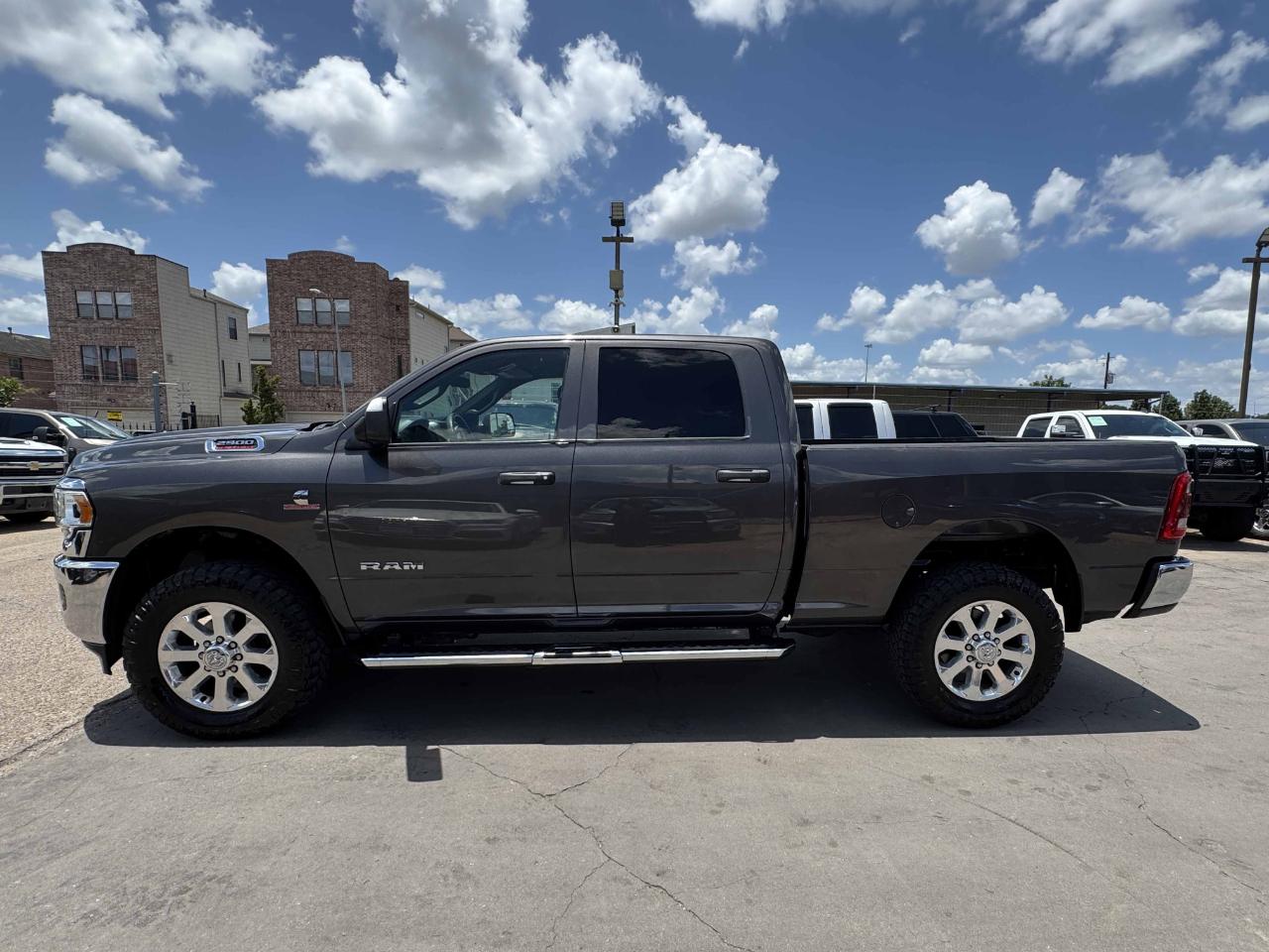 RAM 2500 Tradesman Crew Cab 4WD 2021
