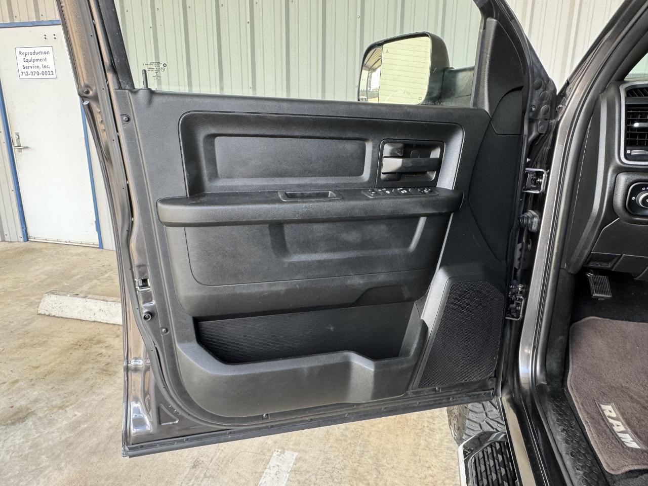 RAM 2500 Tradesman Crew Cab 4WD 2021