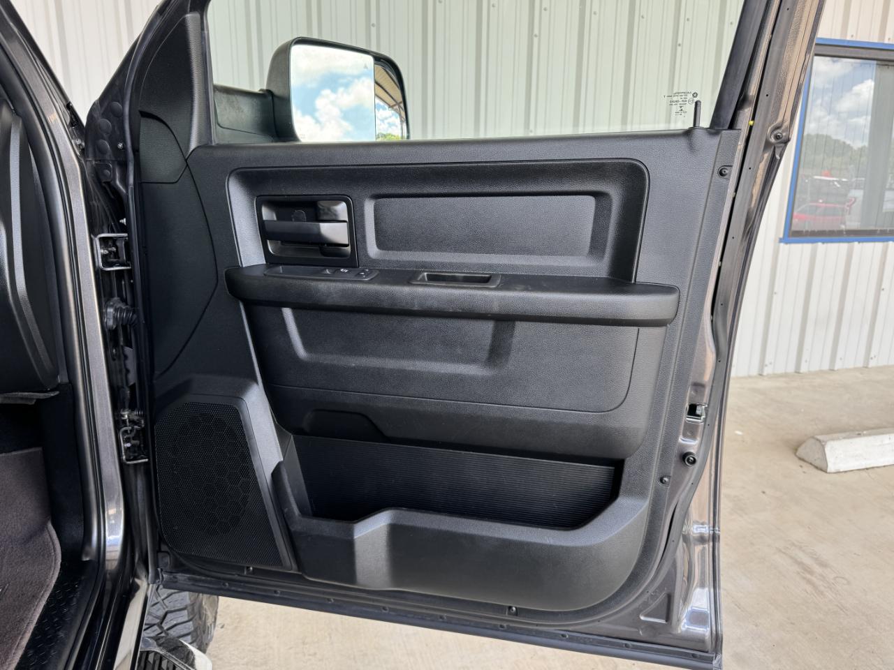 RAM 2500 Tradesman Crew Cab 4WD 2021