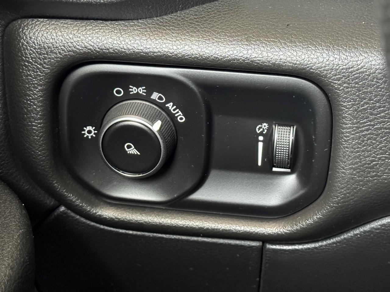 RAM 2500 Tradesman Crew Cab 4WD 2021