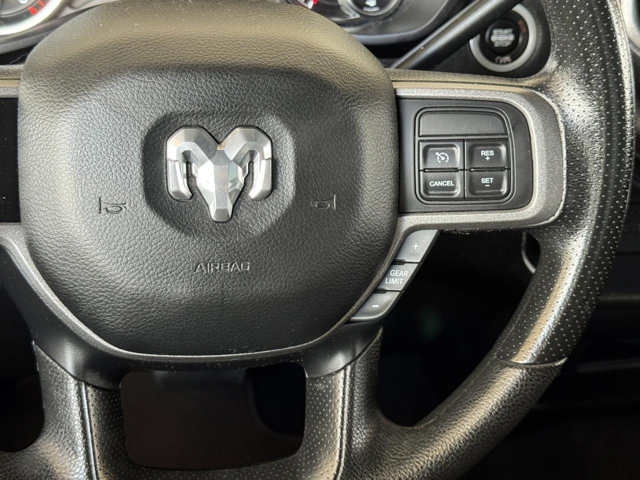 RAM 2500 Tradesman Crew Cab 4WD 2021