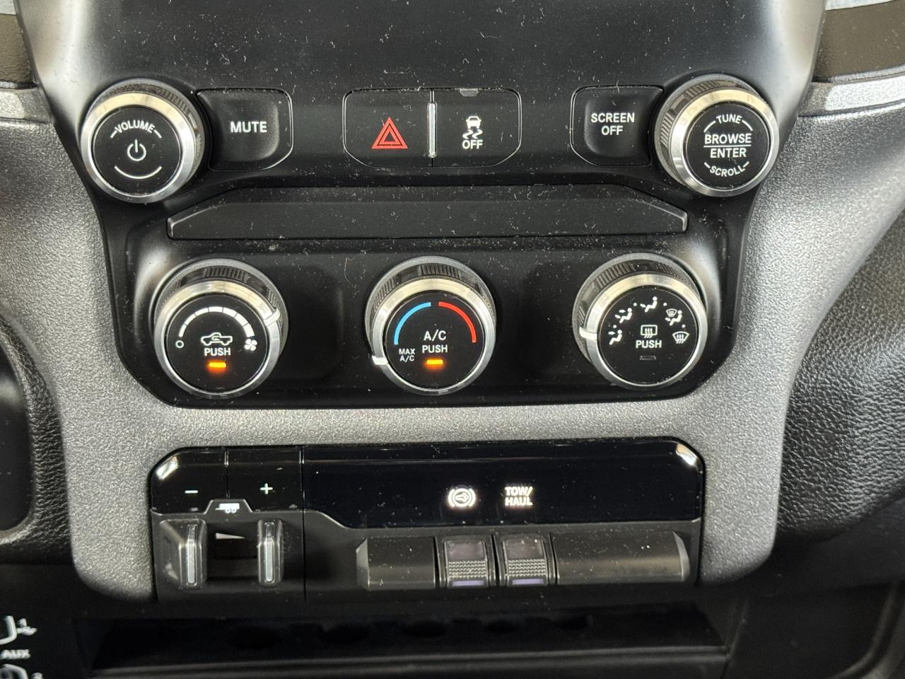 RAM 2500 Tradesman Crew Cab 4WD 2021