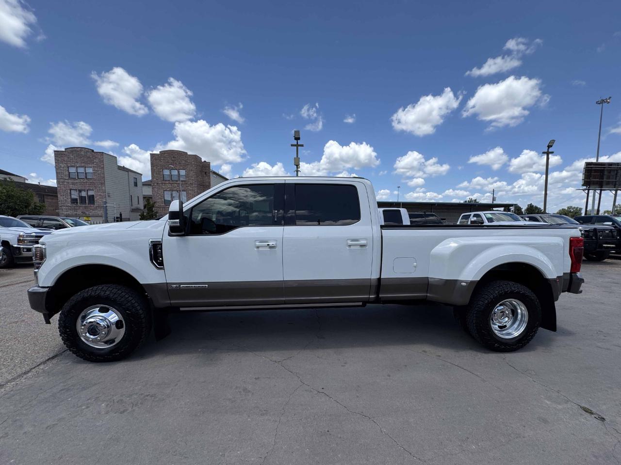 Ford Super Duty F-350 DRW  2021