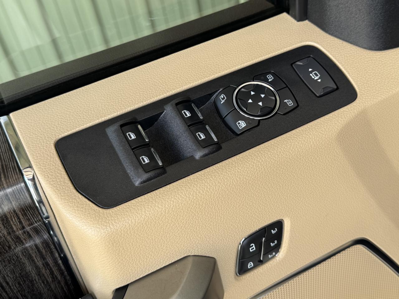 Ford Super Duty F-350 DRW  2021