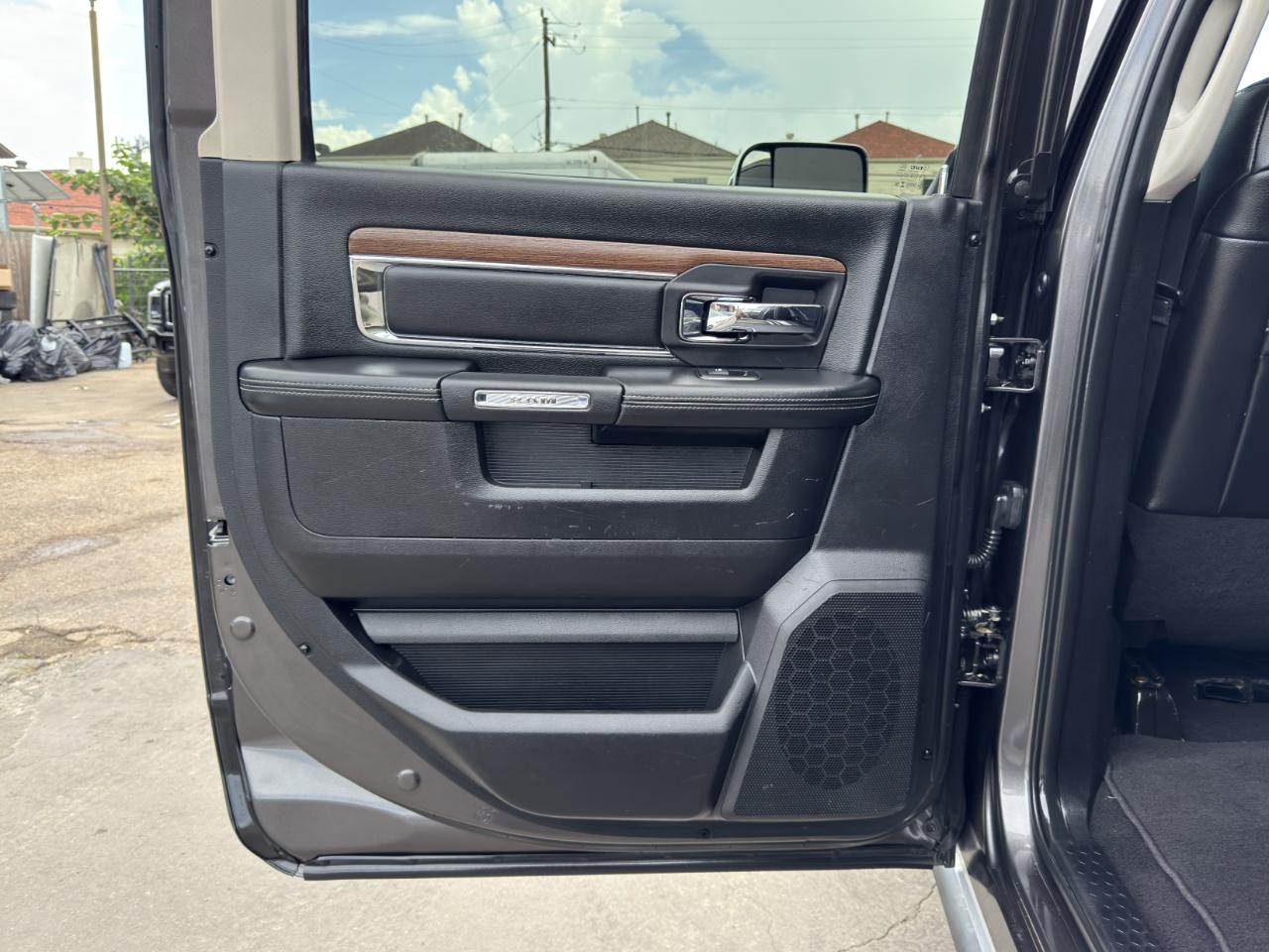 RAM 2500 Laramie Mega Cab 4WD 2016