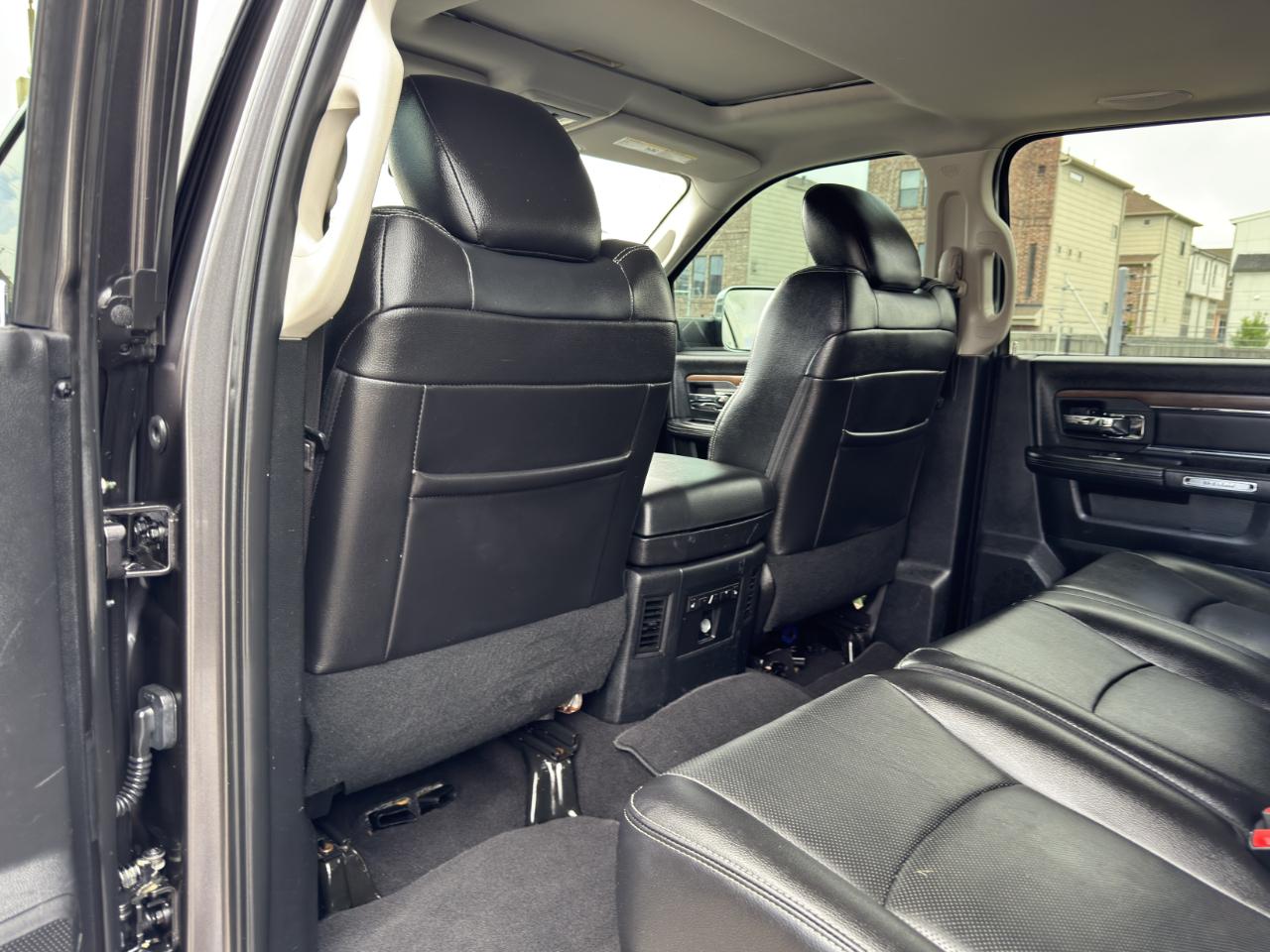 RAM 2500 Laramie Mega Cab 4WD 2016