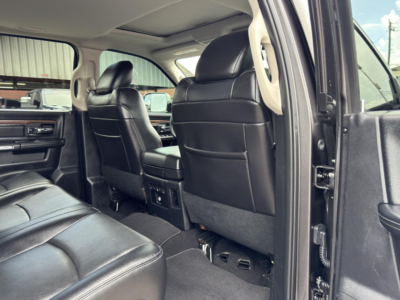 RAM 2500 Laramie Mega Cab 4WD 2016