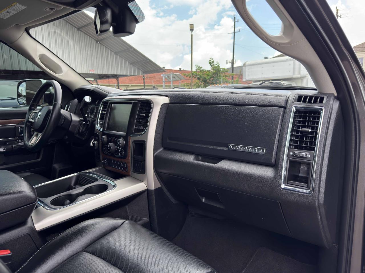 RAM 2500 Laramie Mega Cab 4WD 2016