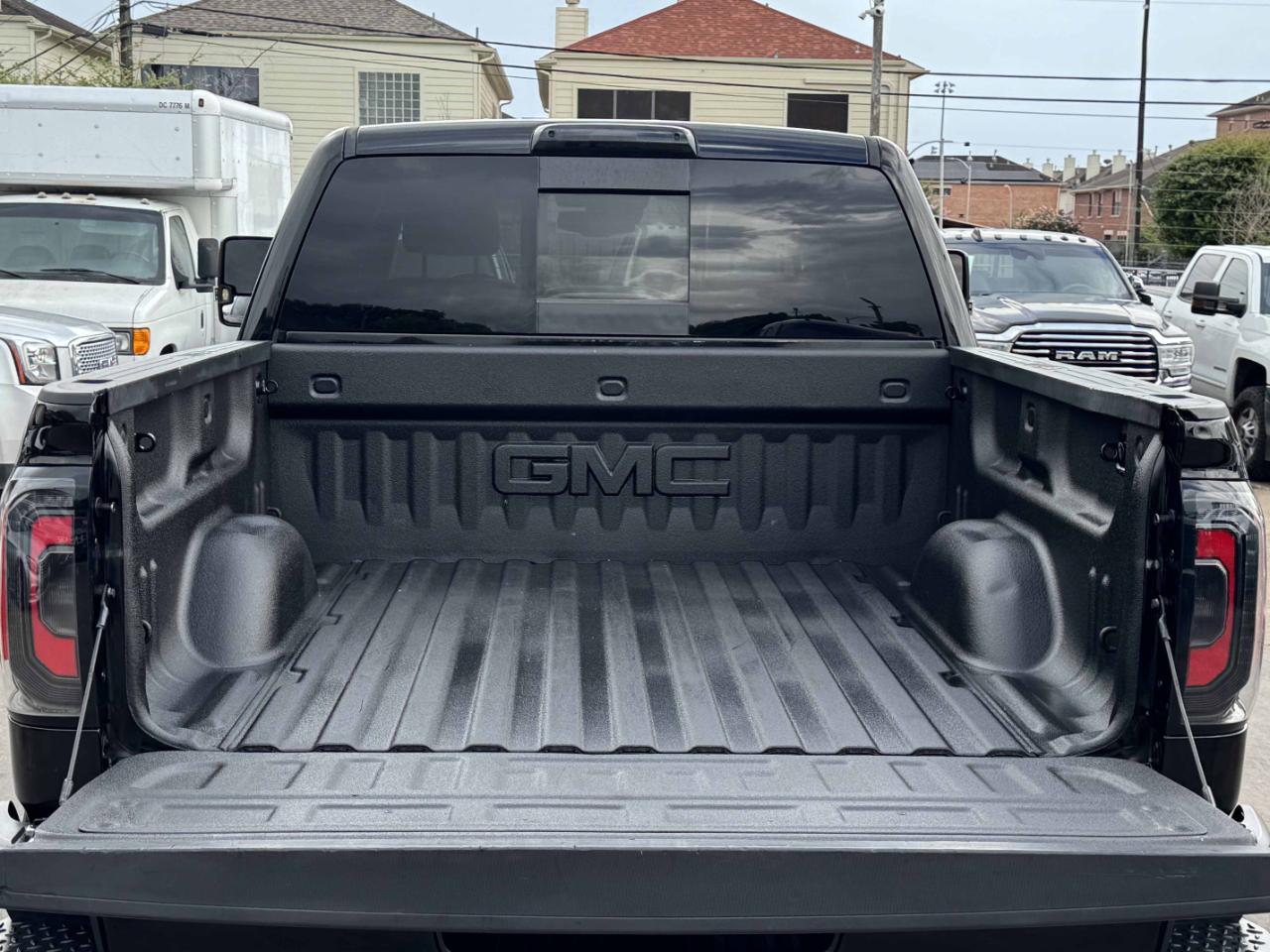 GMC Sierra 1500 SLT Crew Cab 4WD 2017