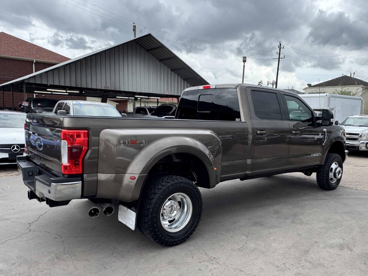 Ford Super Duty F-350 DRW  2017