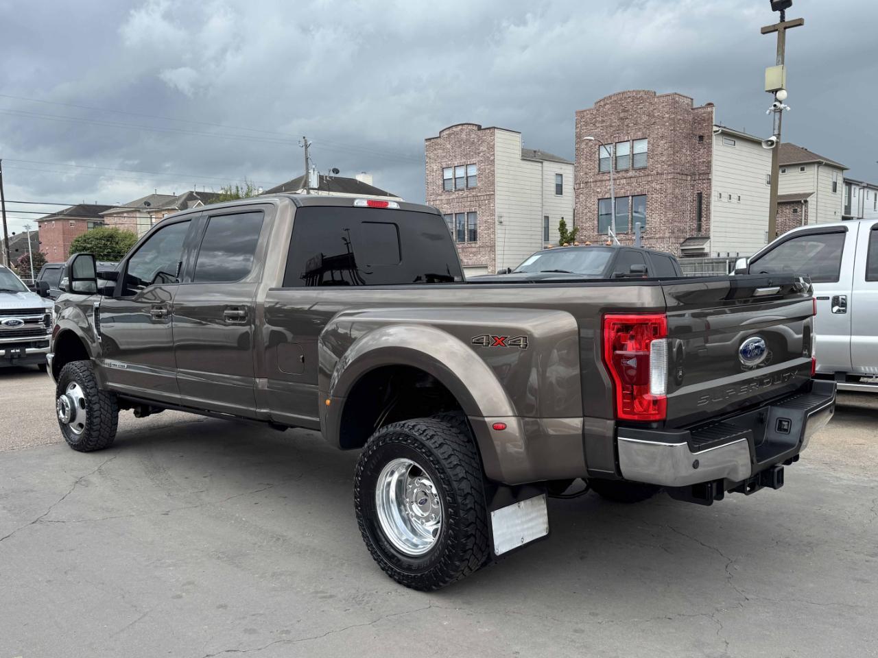 Ford Super Duty F-350 DRW  2017
