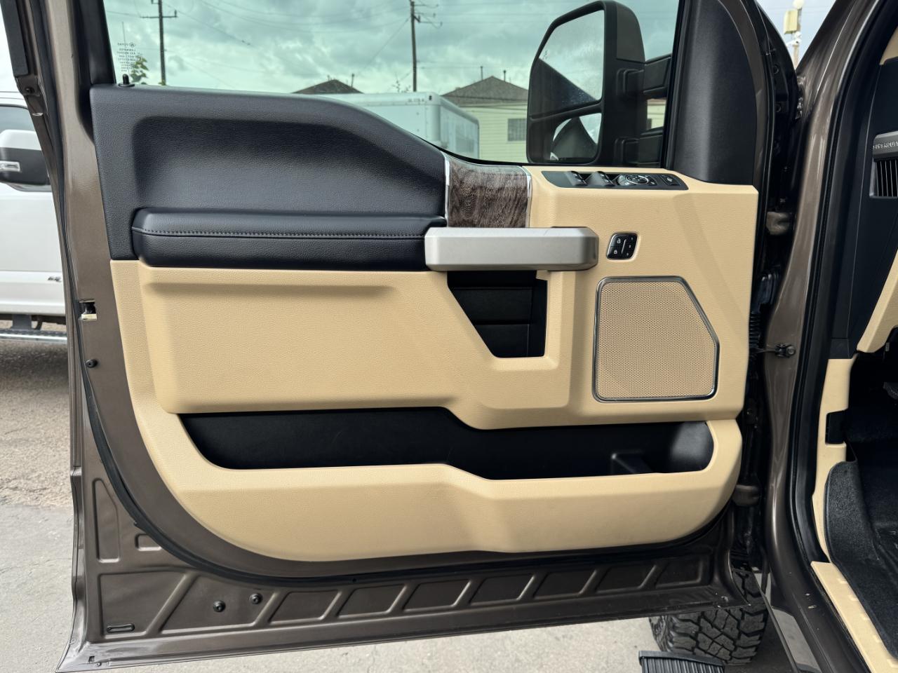 Ford Super Duty F-350 DRW  2017