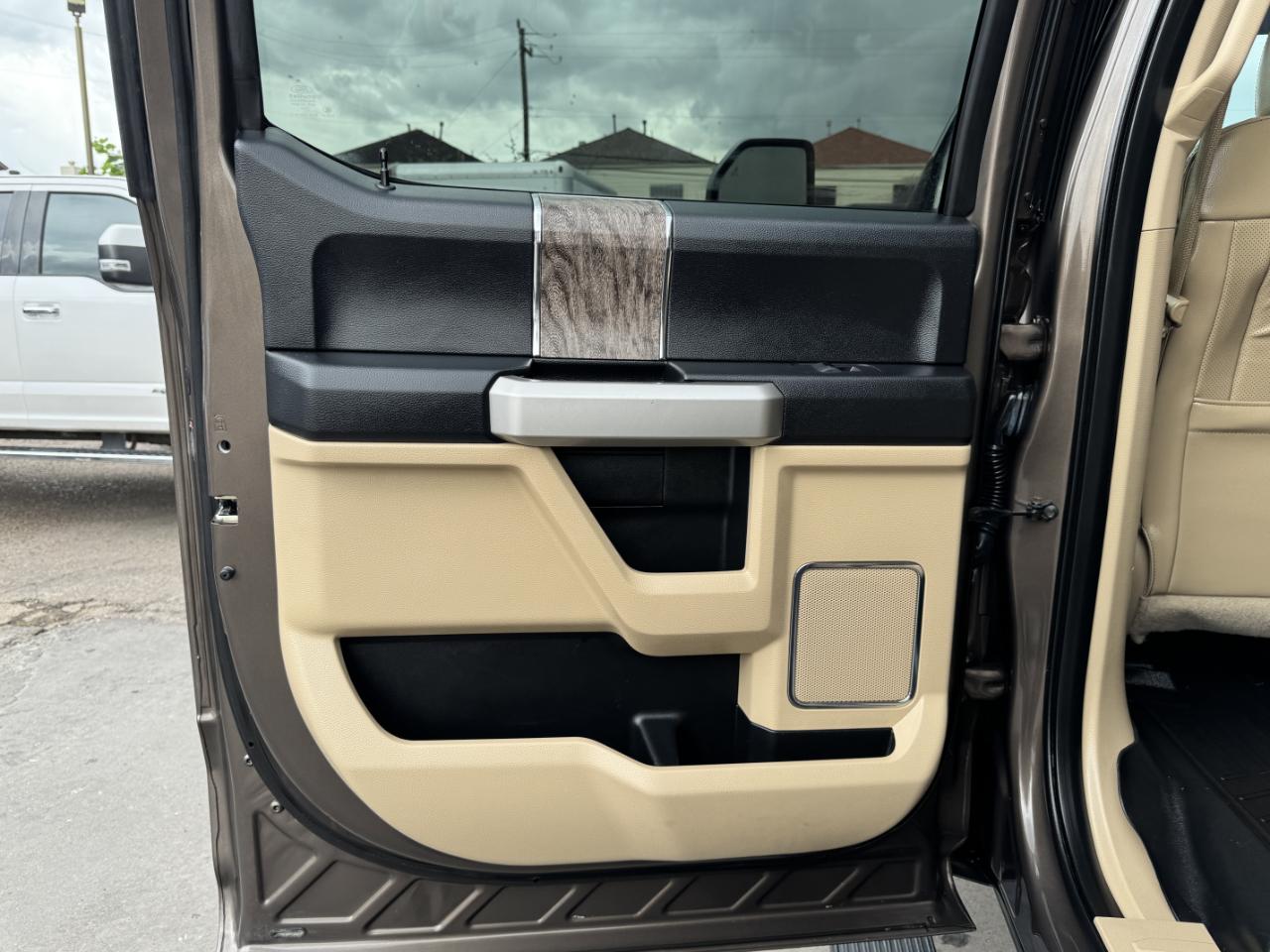 Ford Super Duty F-350 DRW  2017