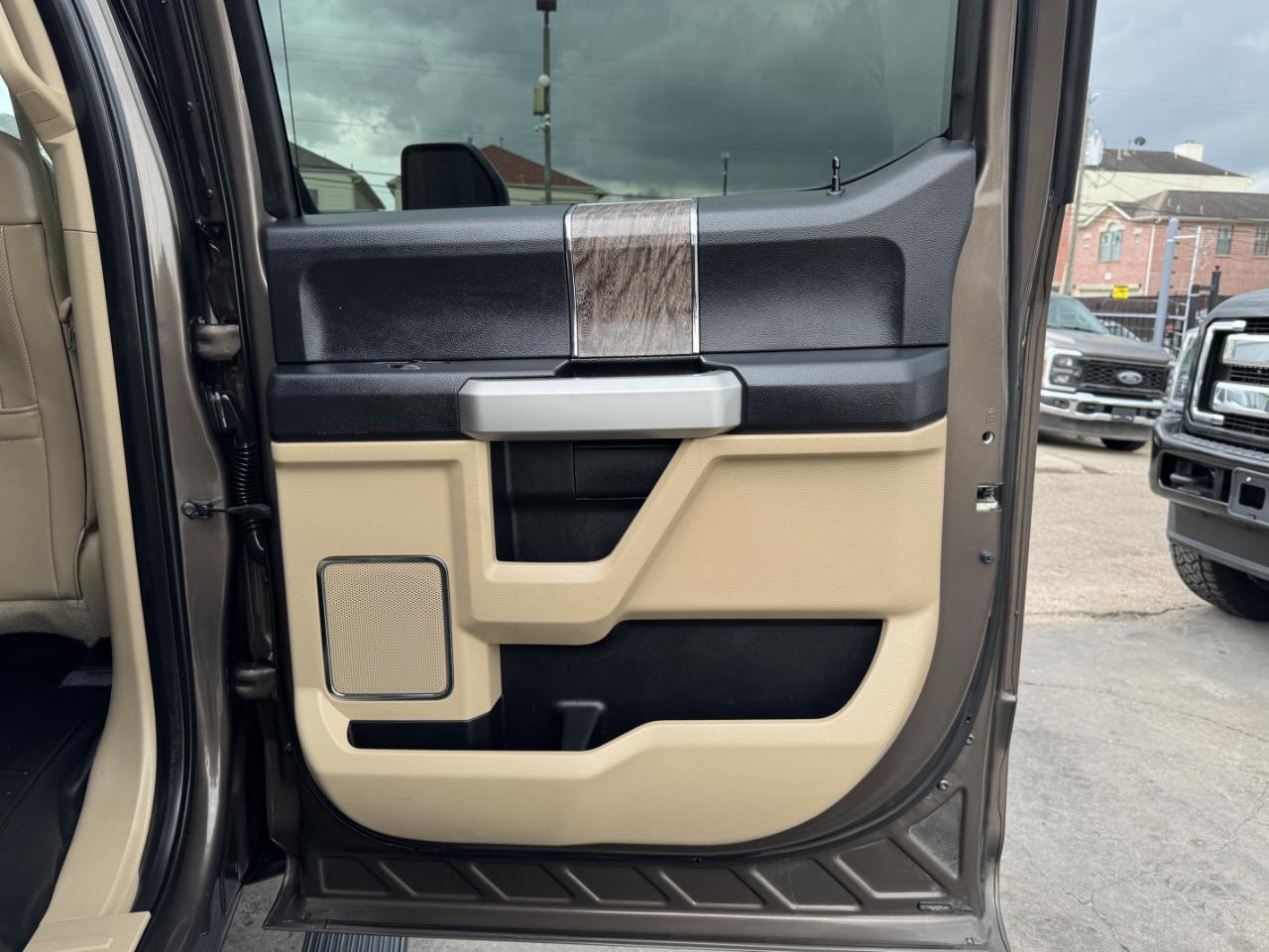 Ford Super Duty F-350 DRW  2017