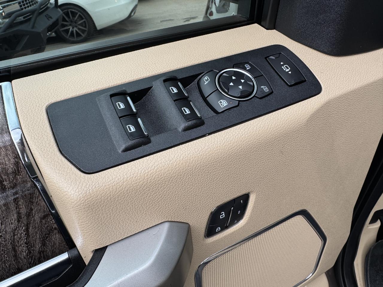 Ford Super Duty F-350 DRW  2017