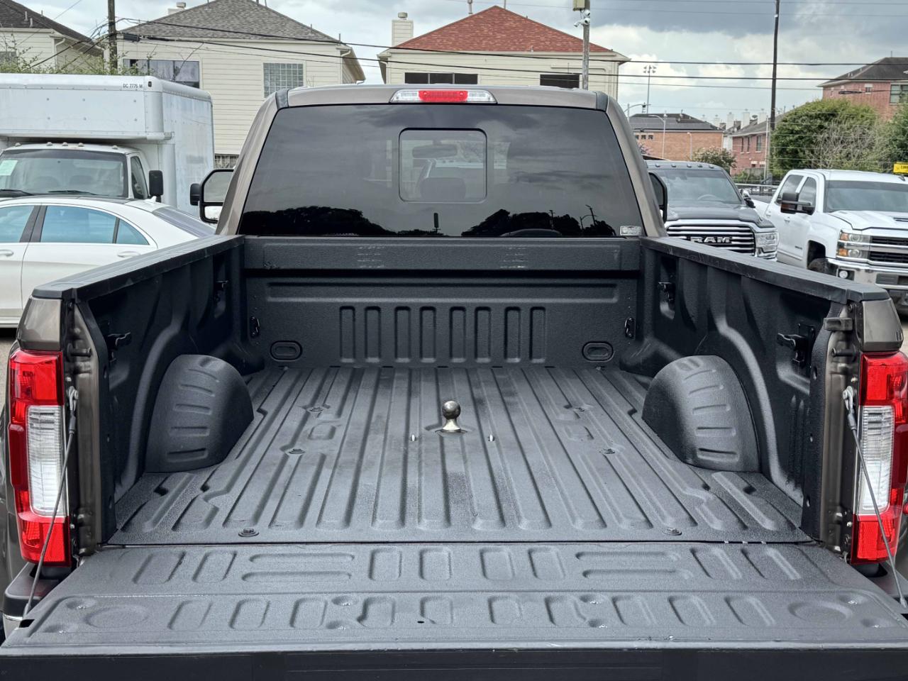 Ford Super Duty F-350 DRW  2017