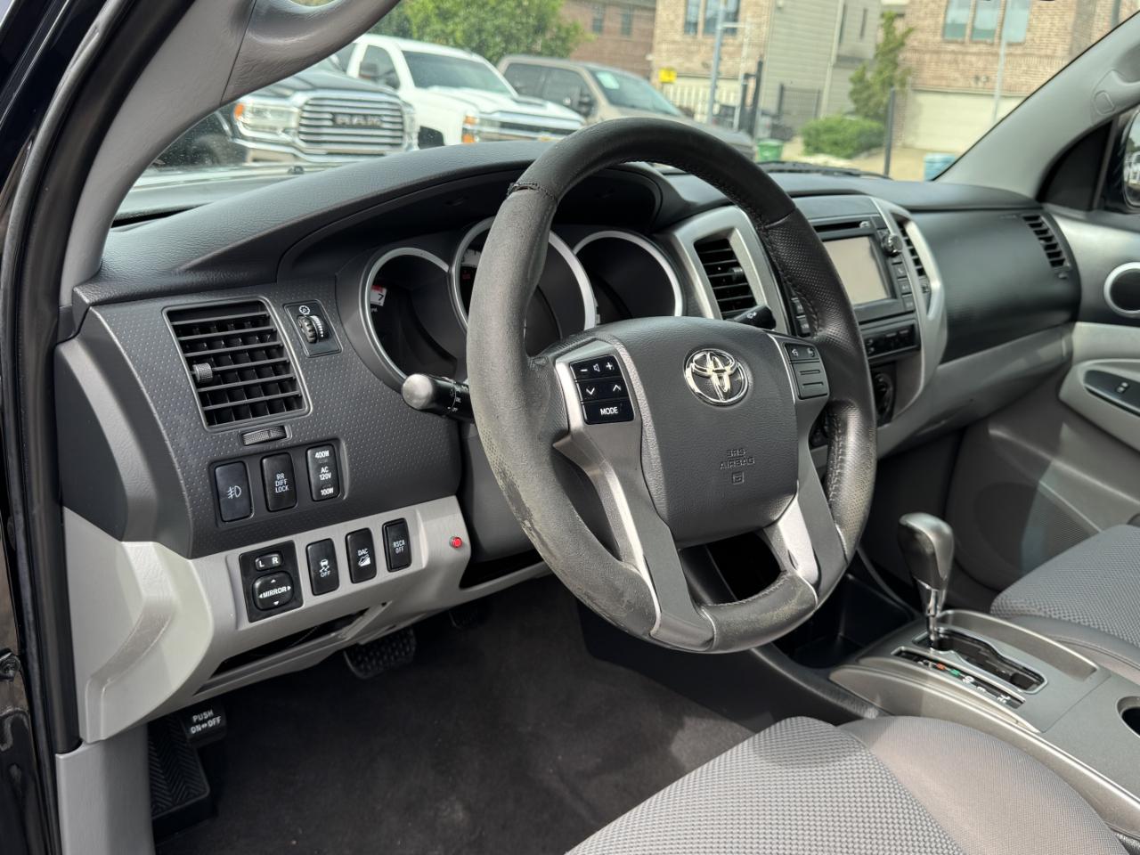 Toyota Tacoma  2013