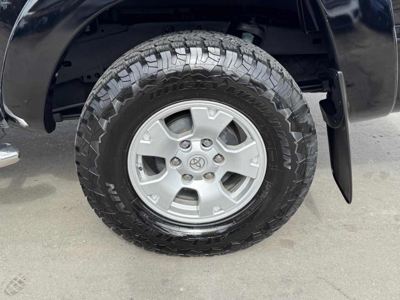 Toyota Tacoma  2013